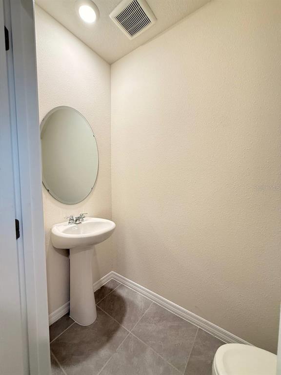 Building Photo - 2333 Penguin Blvd