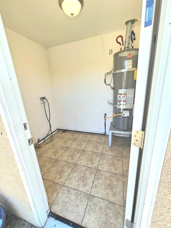 Building Photo - 915 30th St