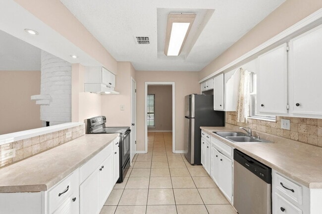 Building Photo - 22222 Kerryblue Dr