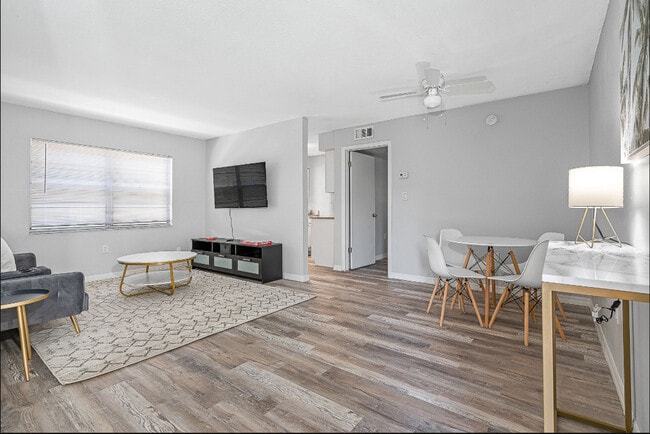 Building Photo - 13104-13108 Leisure Wood Pl