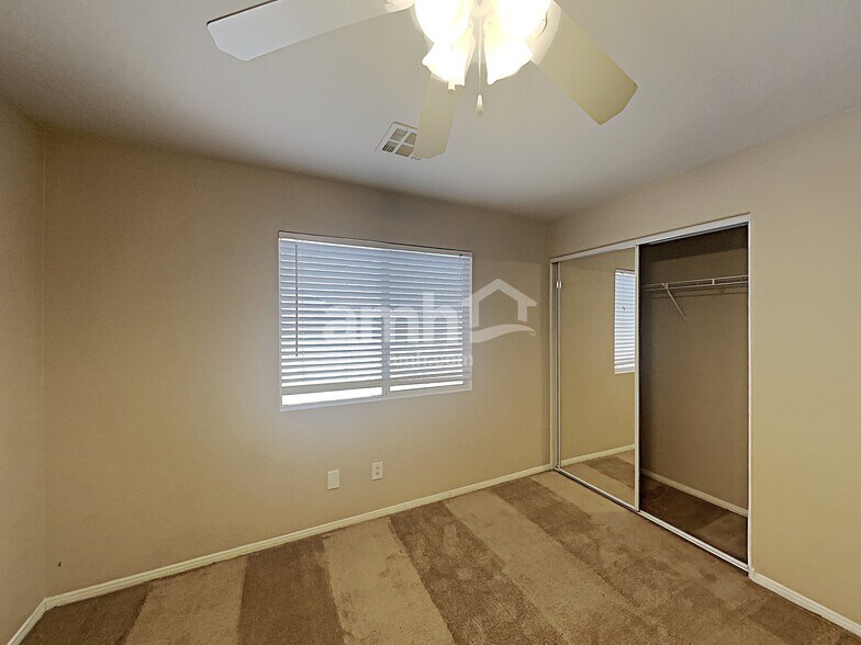 Building Photo - 3415 W Hammer Ln