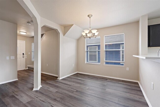 Building Photo - 1617 Anise Dr