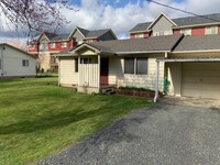 Building Photo - 137B-5425/45 SW Helen