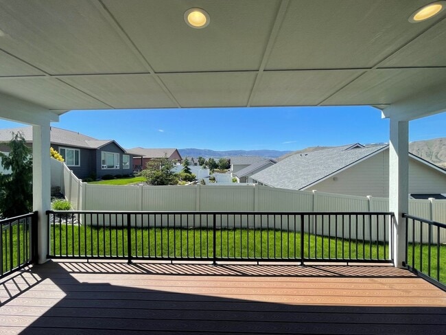 Building Photo - Now renting 3 bedroom 2 bathroom House