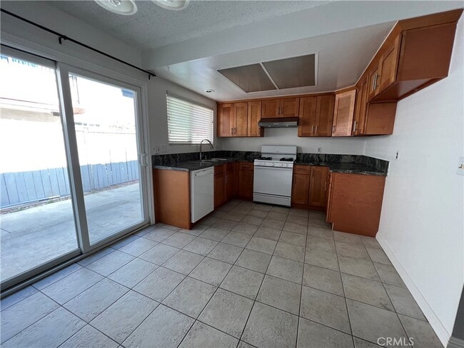Building Photo - 1218 S Athena Way