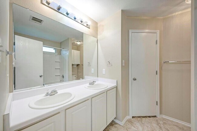 Building Photo - 311 Indian Meadow Dr