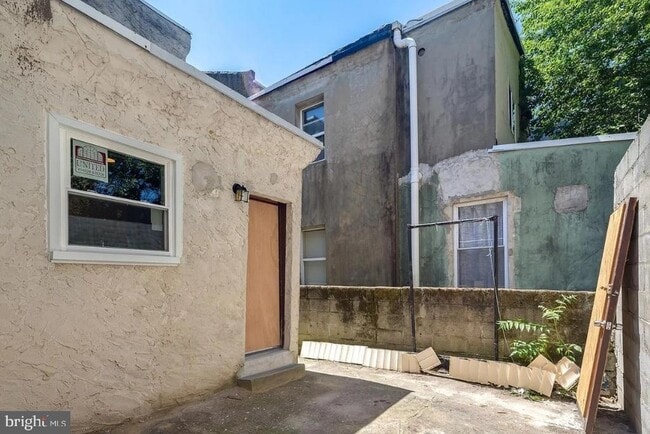 Building Photo - 2036 Amber St