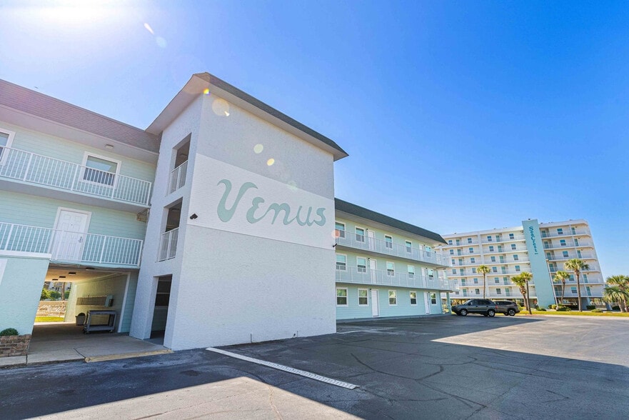 Building Photo - 885 Santa Rosa Blvd