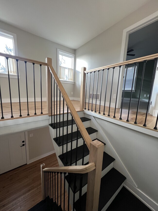 Building Photo - 334 W Willox Ln