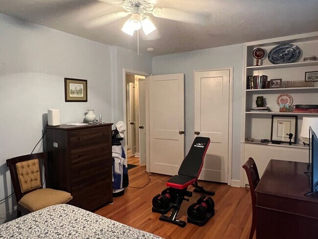 Building Photo - Cute Home in Midtown