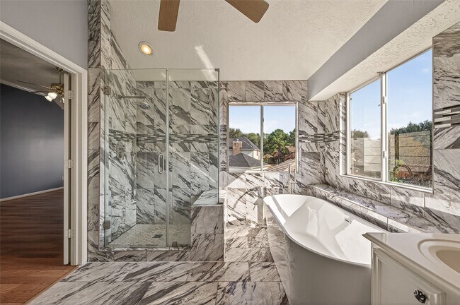 Building Photo - 4218 Meadowchase Ln