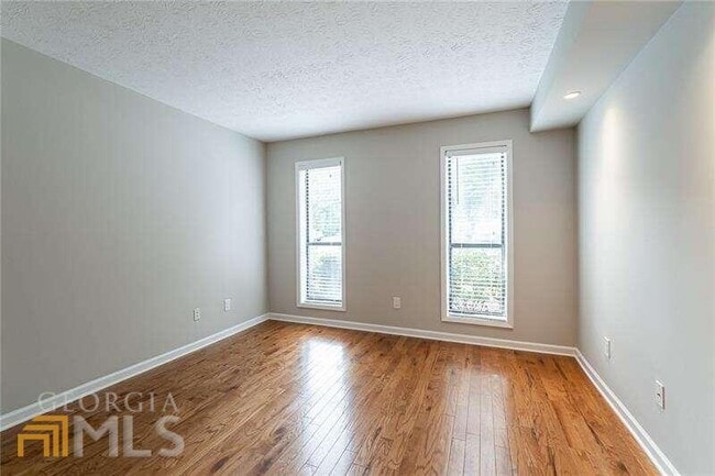 Building Photo - 306 Wynnes Ridge Cir SE