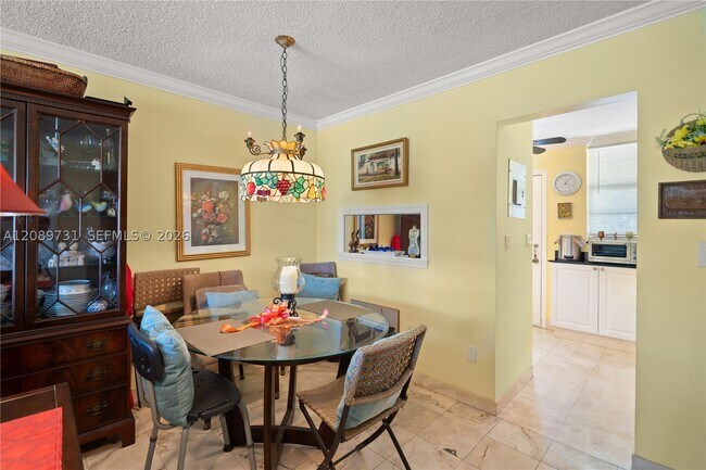 Building Photo - 2851 Leonard Dr