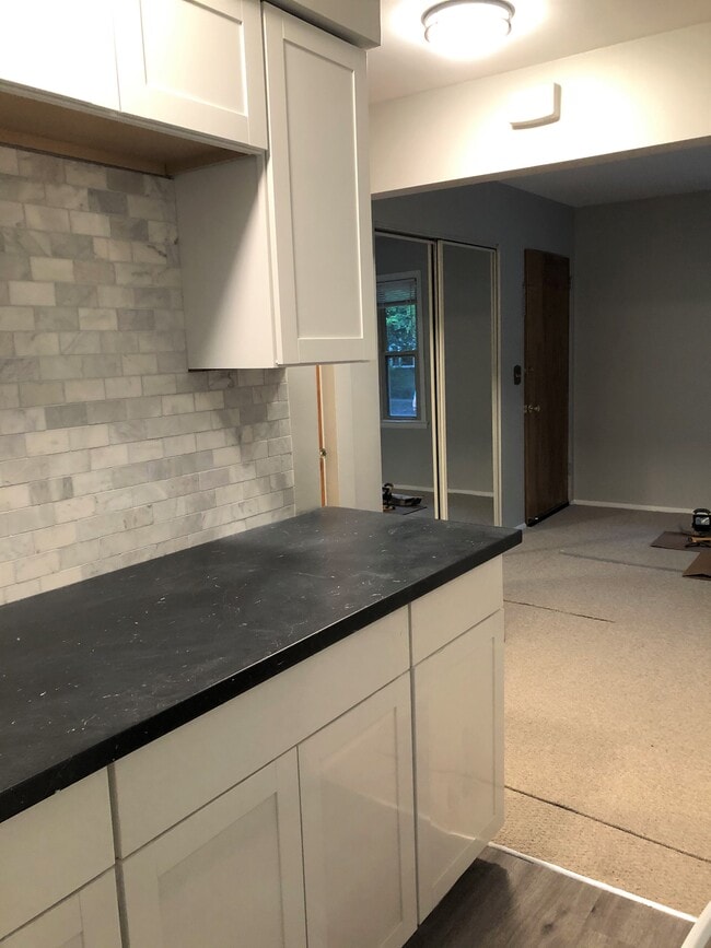 Building Photo - Hoover