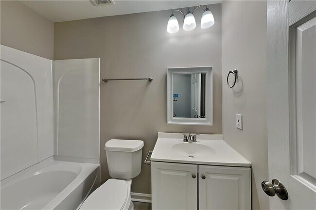 Building Photo - 324 Hiawassee Dr