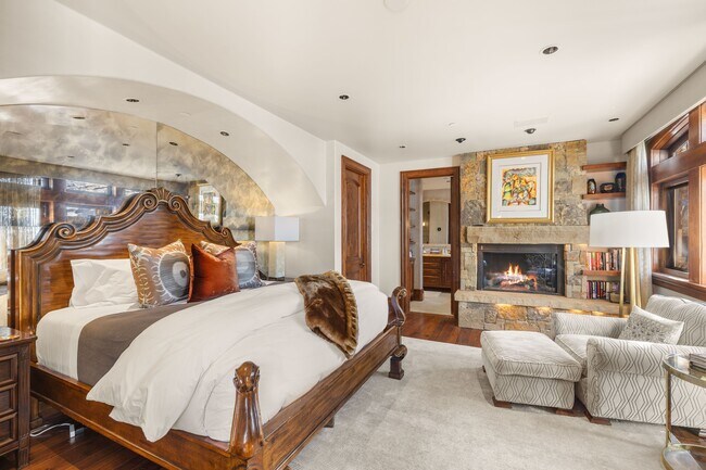 Building Photo - 472 Thunderbowl Ln