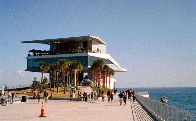 Building Photo - 1983 W Vina Del Mar Blvd