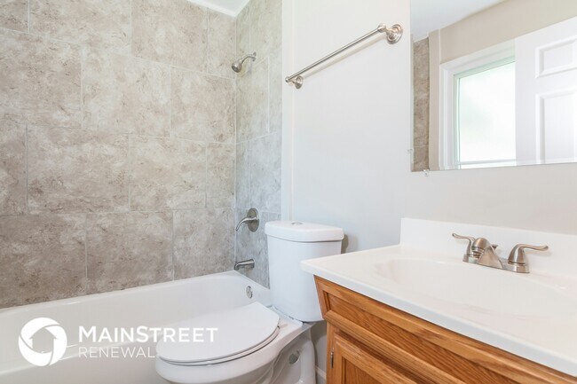 Building Photo - 3150 Durwood Dr