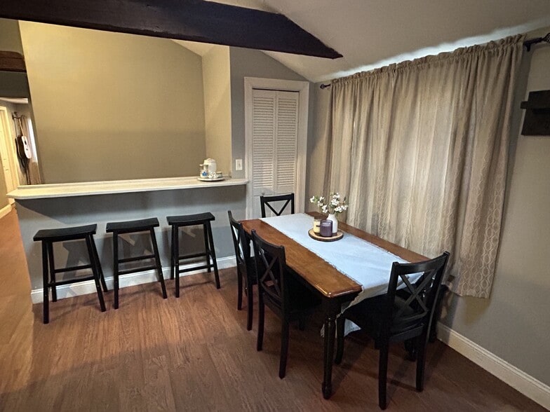 Building Photo - 36 Buttonwood Rd