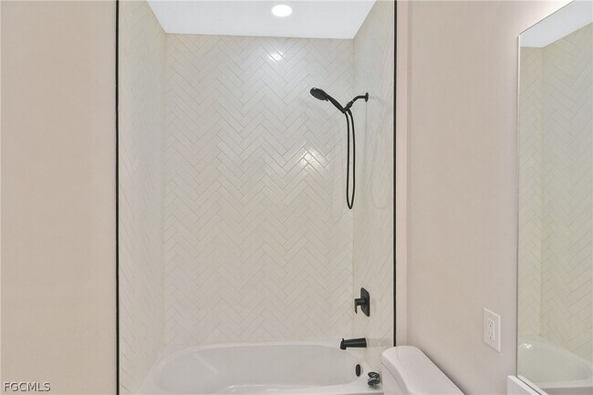 Building Photo - 1906 Northwest 28th Ave