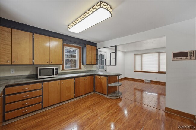 Building Photo - 3667 Fuller Ave