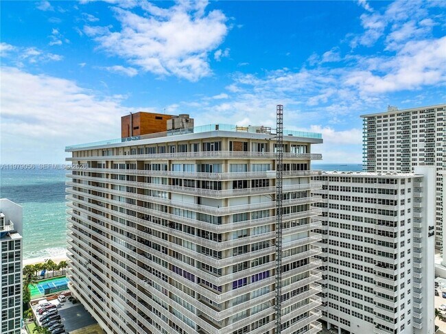 Building Photo - 4020 Galt Ocean Dr