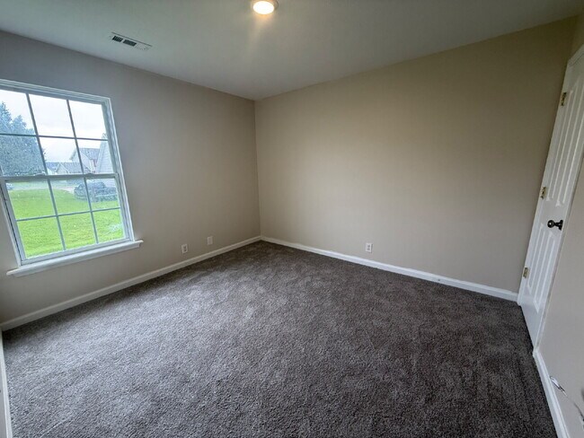 Building Photo - Fully renovated 3 Bed Home in La Vergne with 2-Car Garage
