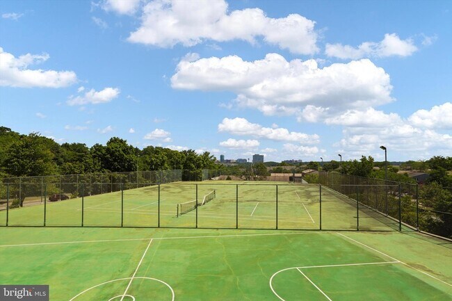 Building Photo - 301 N Beauregard St