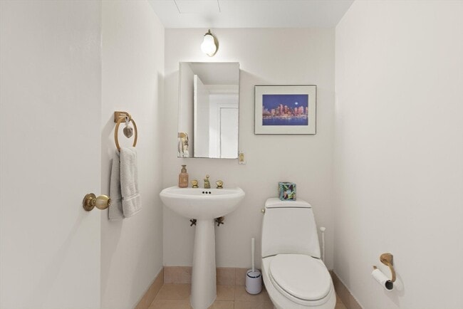 Building Photo - 75-83-83 Cambridge Pkwy