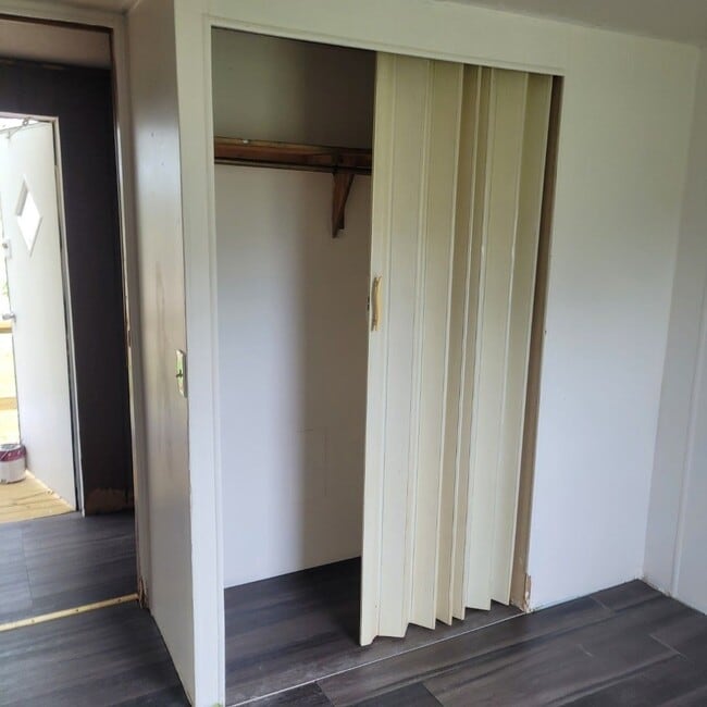 Building Photo - 2 BD 1 BA Mobile in Quiet Park Available M...