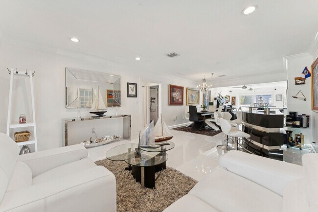 Building Photo - 911 NW 7th St