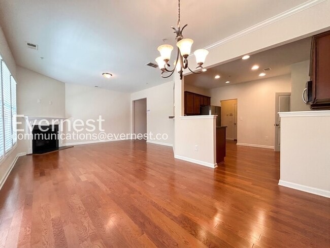 Building Photo - 3 Bed, 2.5 Bath Home with Attached Garage / Available Now!