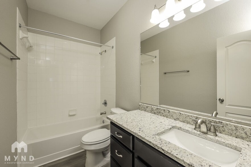 Building Photo - 15938 Cardinal Point