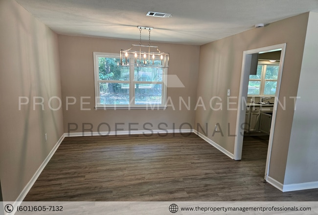 Building Photo - Plenty of space to roam and call home!