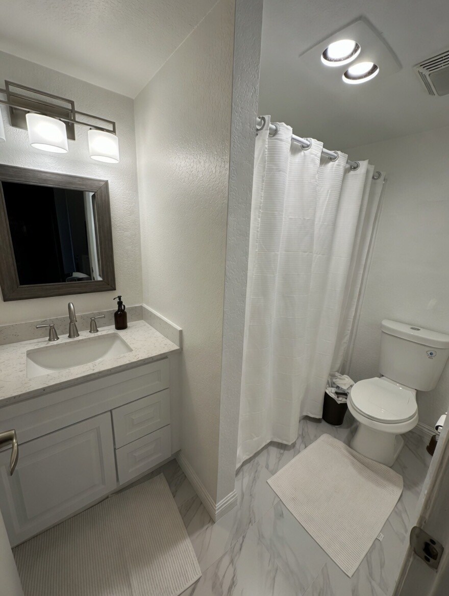 Guest Bathroom - 2201 Saint Louis Ave