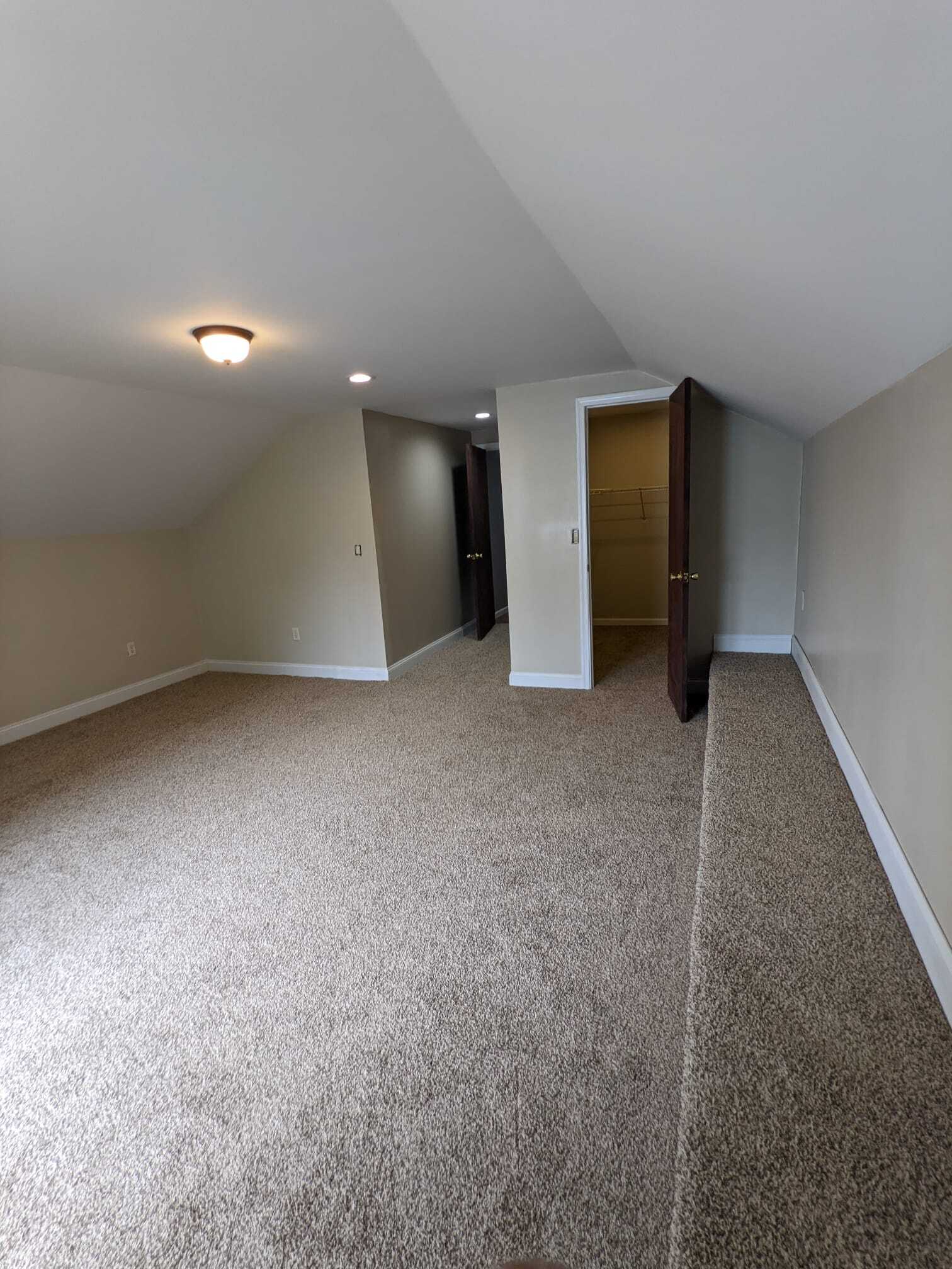 Building Photo - 19 Sandhollow Ct
