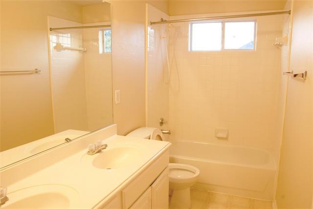 Building Photo - 3917 Rushden Ct