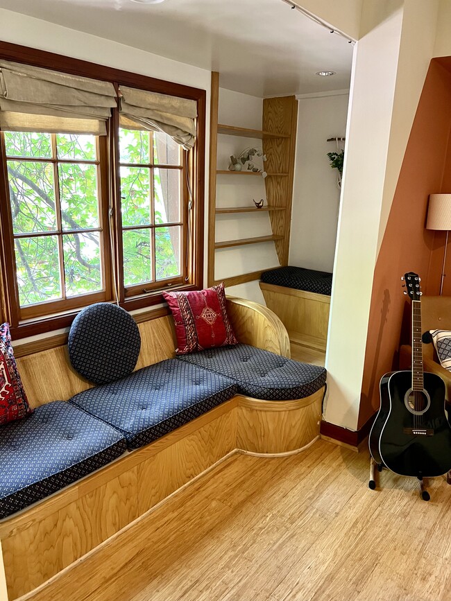 Window seats with storage under the seats - 8420 Lookout Mountain Ave