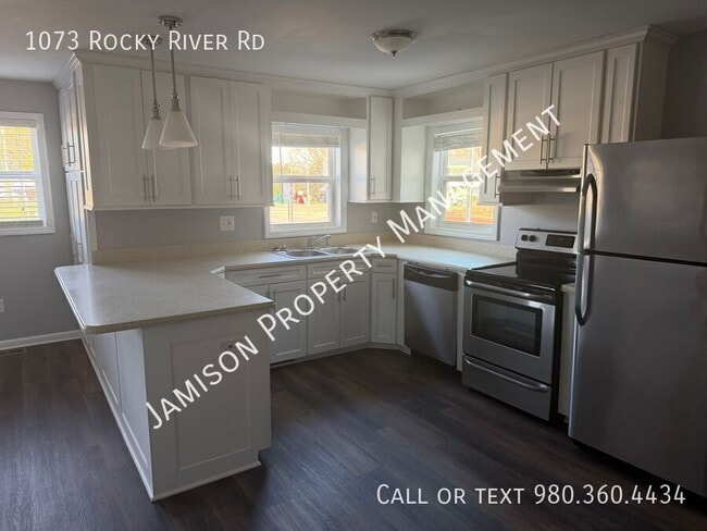 Building Photo - 1073 Rocky River Rd