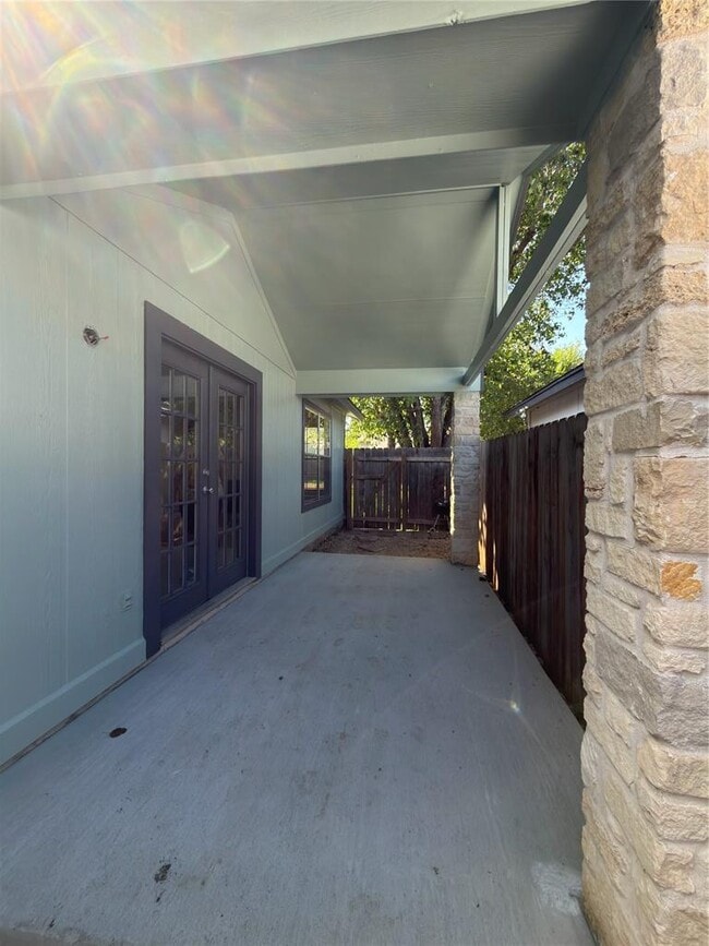 Building Photo - 5805 Kevin Kelly Pl