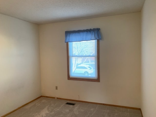 Building Photo - 1701 NE Patterson Dr