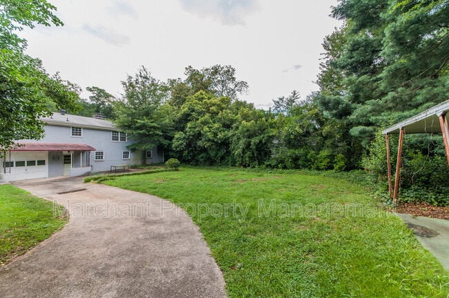 Building Photo - 120 Grove Rd