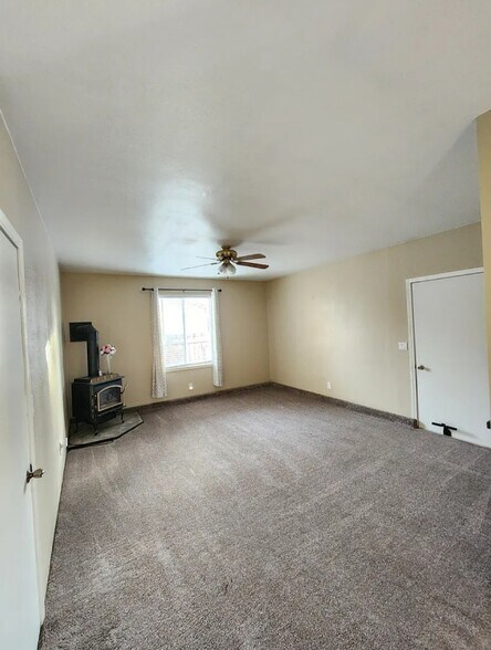 Building Photo - 875 Aspen Pl