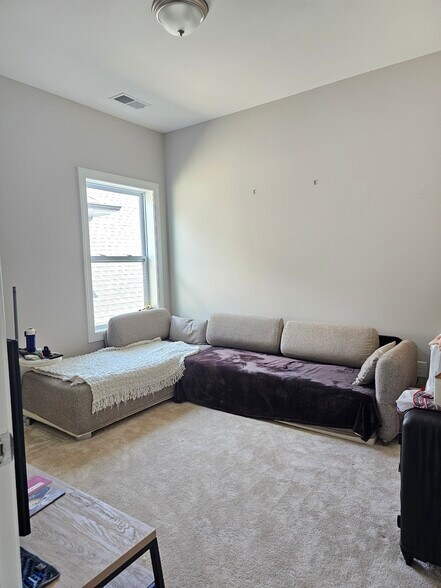 Building Photo - 43 Crowfoot Ct