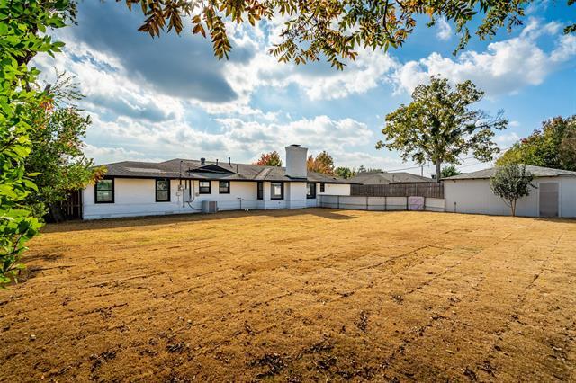 Building Photo - 6207 Royal Ln