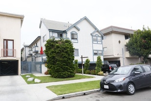 Building Photo - 3351 Keystone Ave