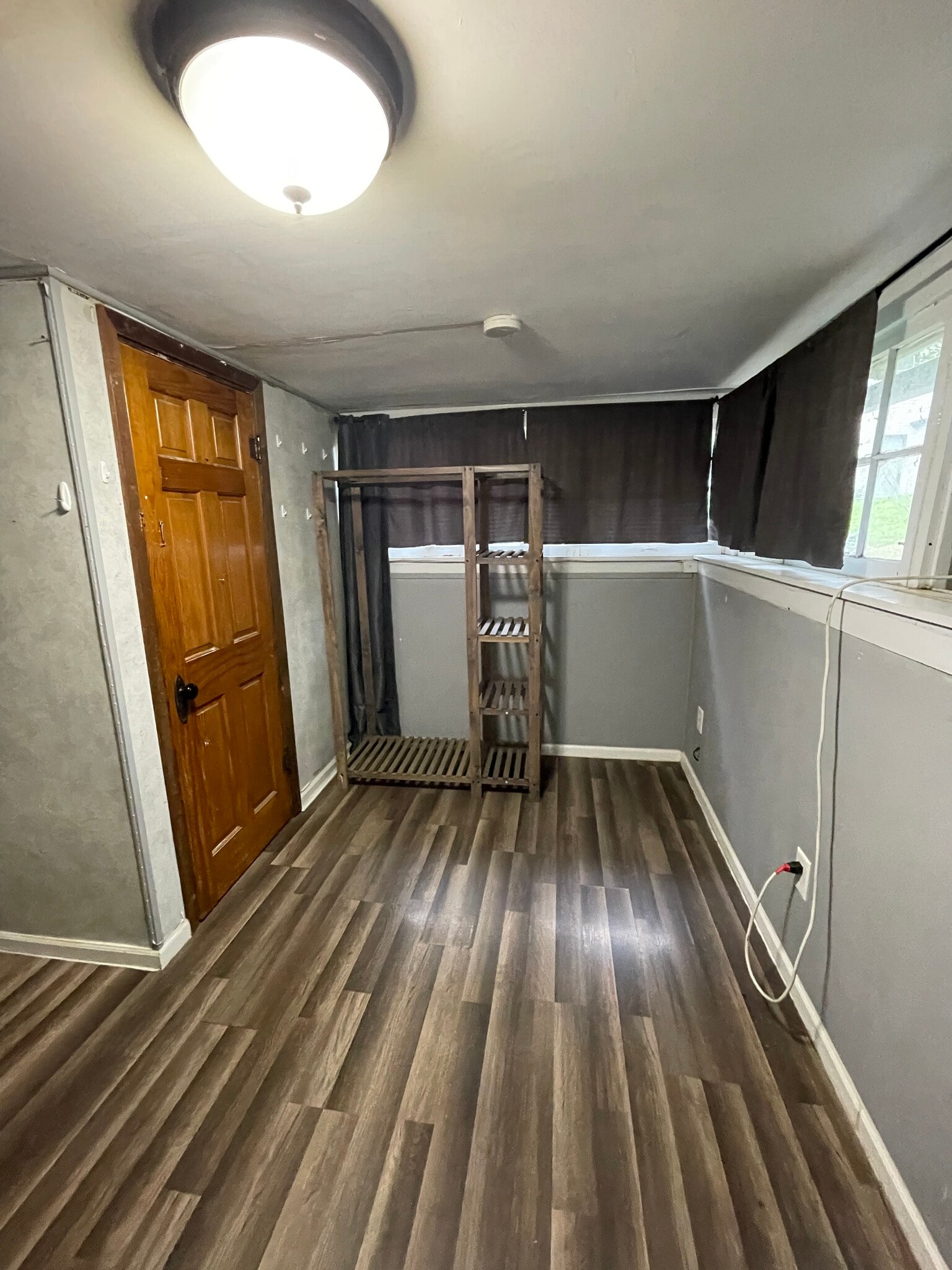 Building Photo - 1012 5th St