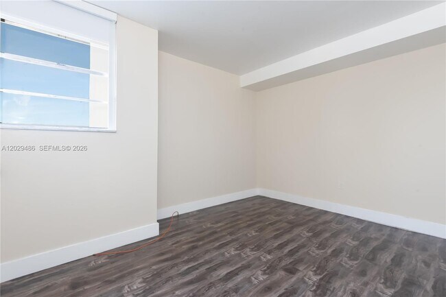 Building Photo - 300 NW 42nd Ave