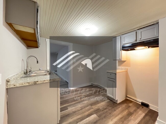 Building Photo - 1548 Lingo St