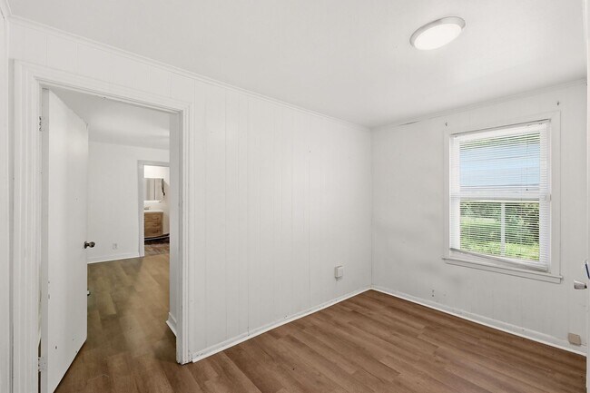 Building Photo - Cute 2/2 in Kilgore!